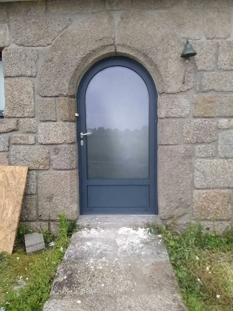 Pose de porte à Saint-Méen